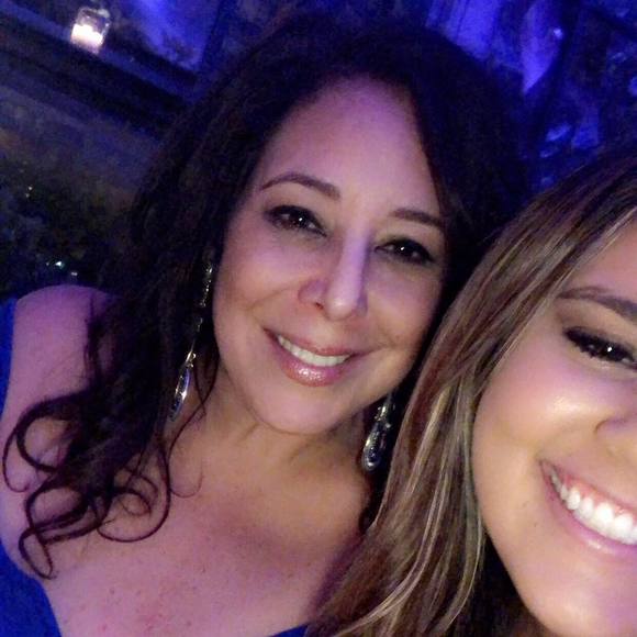 Meet your Posher, Lauren - Picture 1 of 1